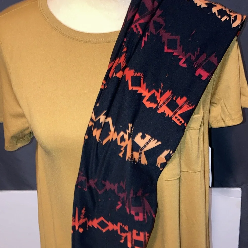 HP🎊Mustard Carly Dress with Black Patterned leggings - Picture 3 of 5